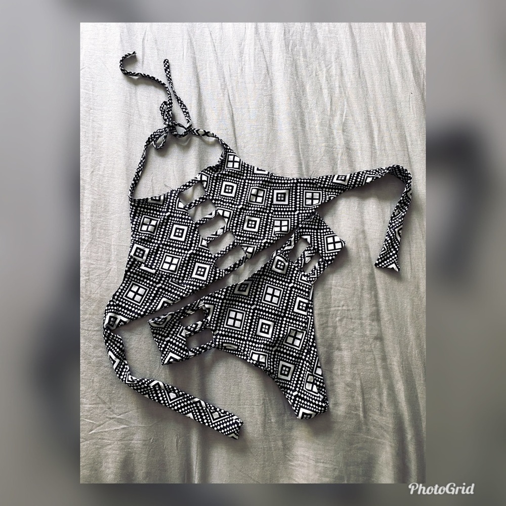 Two piece barhing suit